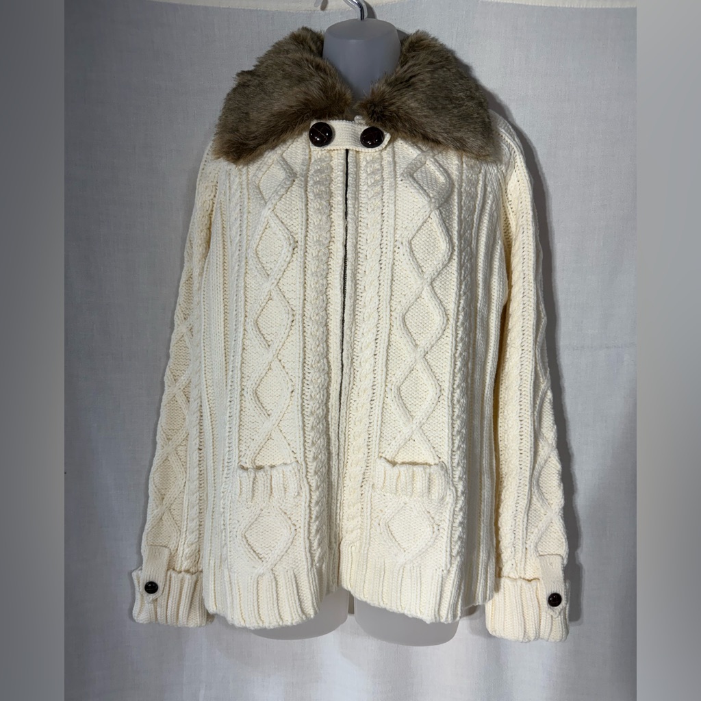 Denim&Co Cream Sweater With Faux Fur Removable Collar Size Medium